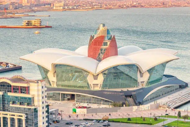 برنامج سياحي لأذربيجان 11 ليلة 12 يوم باكو وقوبا وغابالا وشيكي